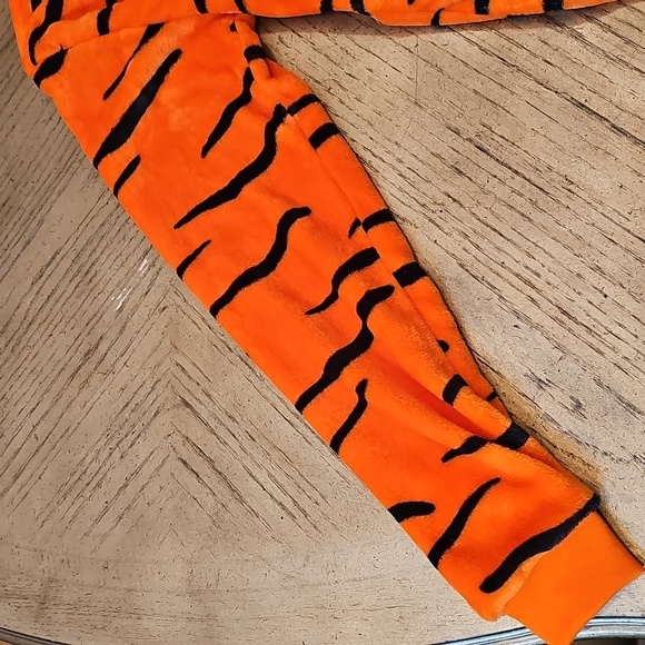 Tiger Onesie Costume XL Unisex - Picture 10 of 14